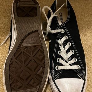 Black Converse - W8